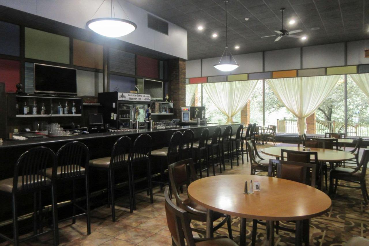 Quality Inn & Suites Owego Екстериор снимка