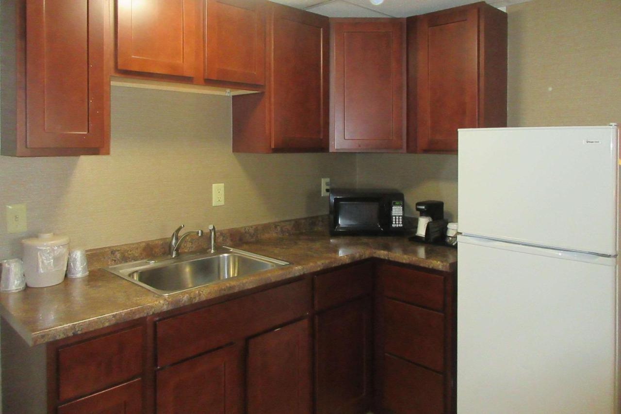 Quality Inn & Suites Owego Екстериор снимка